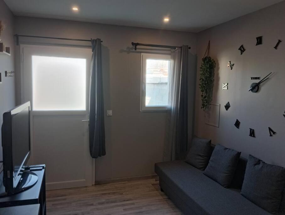 Chambre & Sdb Privee Avec Piscine En Bord De Via Rhona Sarras Exterior photo